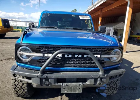 2023 Ford Bronco Base z USA, uszkodzony, nr VIN 1FMEE5DP7PLA92613